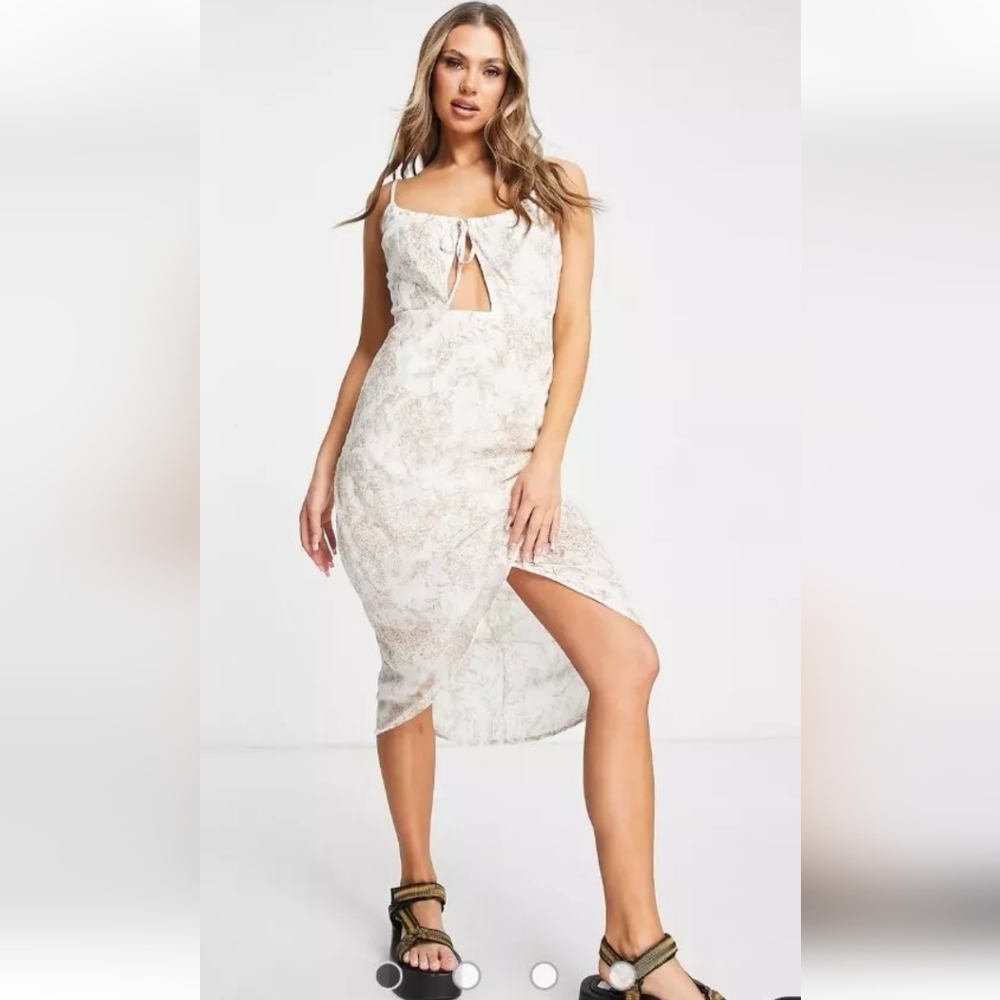 NWT Missguided porcelain print midi dress with drawstring neck. Size 6